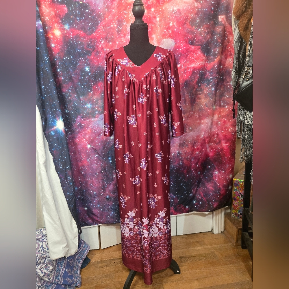 Vintage Red/Maroon Floral Muumuu Muʻumuʻu Hawaiian Dress